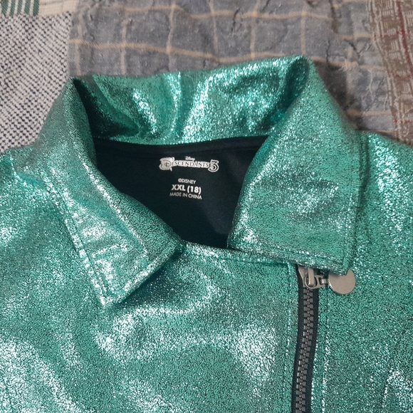 NWOT Disney's Descendants Zip-Up Vest - Picture 4 of 6